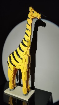 Art Of The Brick Giraffe